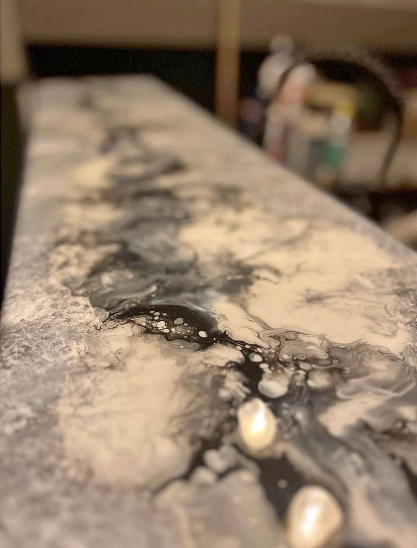 Black-Grey-Epoxy-Marble-Veins-Detail-Close-Up