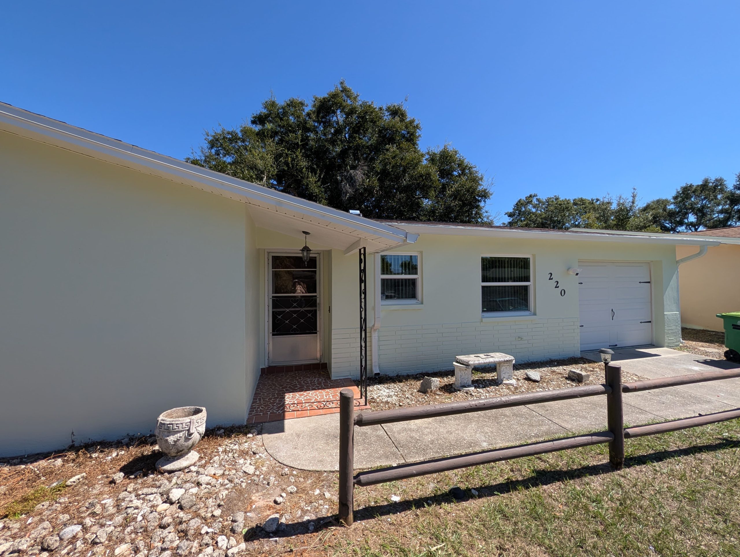 Clean-Modern-Look-White-Exterior-Paint-Florida