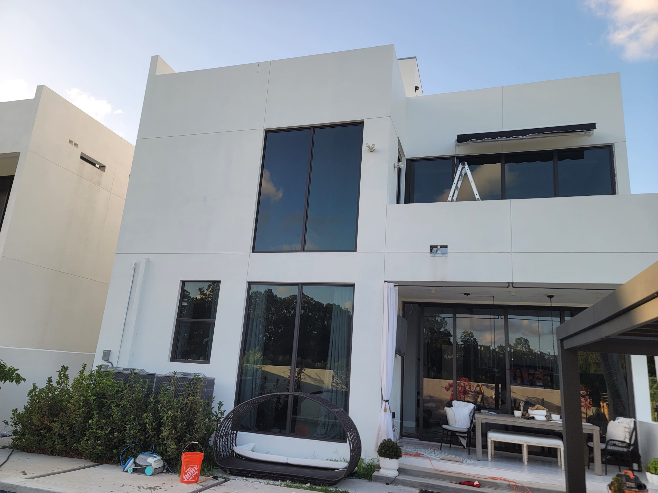 Modern-Home-Exterior-Painting-White-Stucco-Design