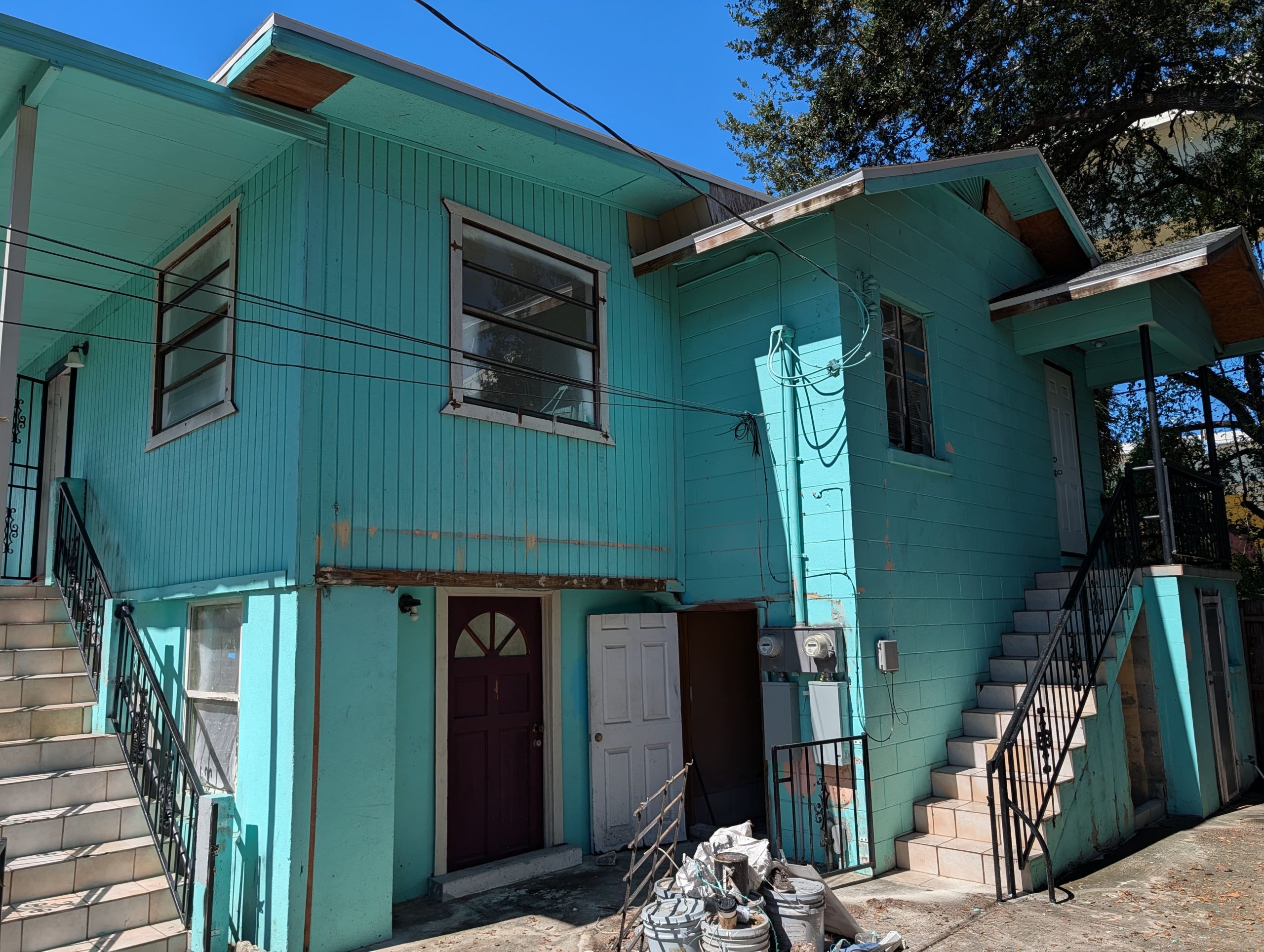 Old-Exterior-Paint-Before-Makeover-Teal-House