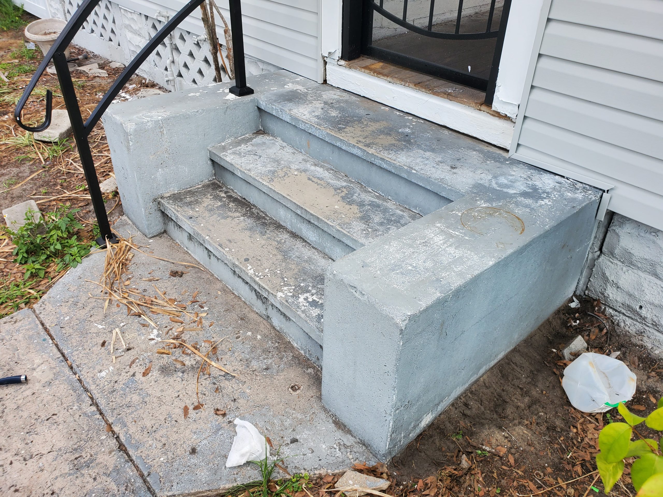 Peeling-Paint-On-Concrete-Porch-Steps-Repair