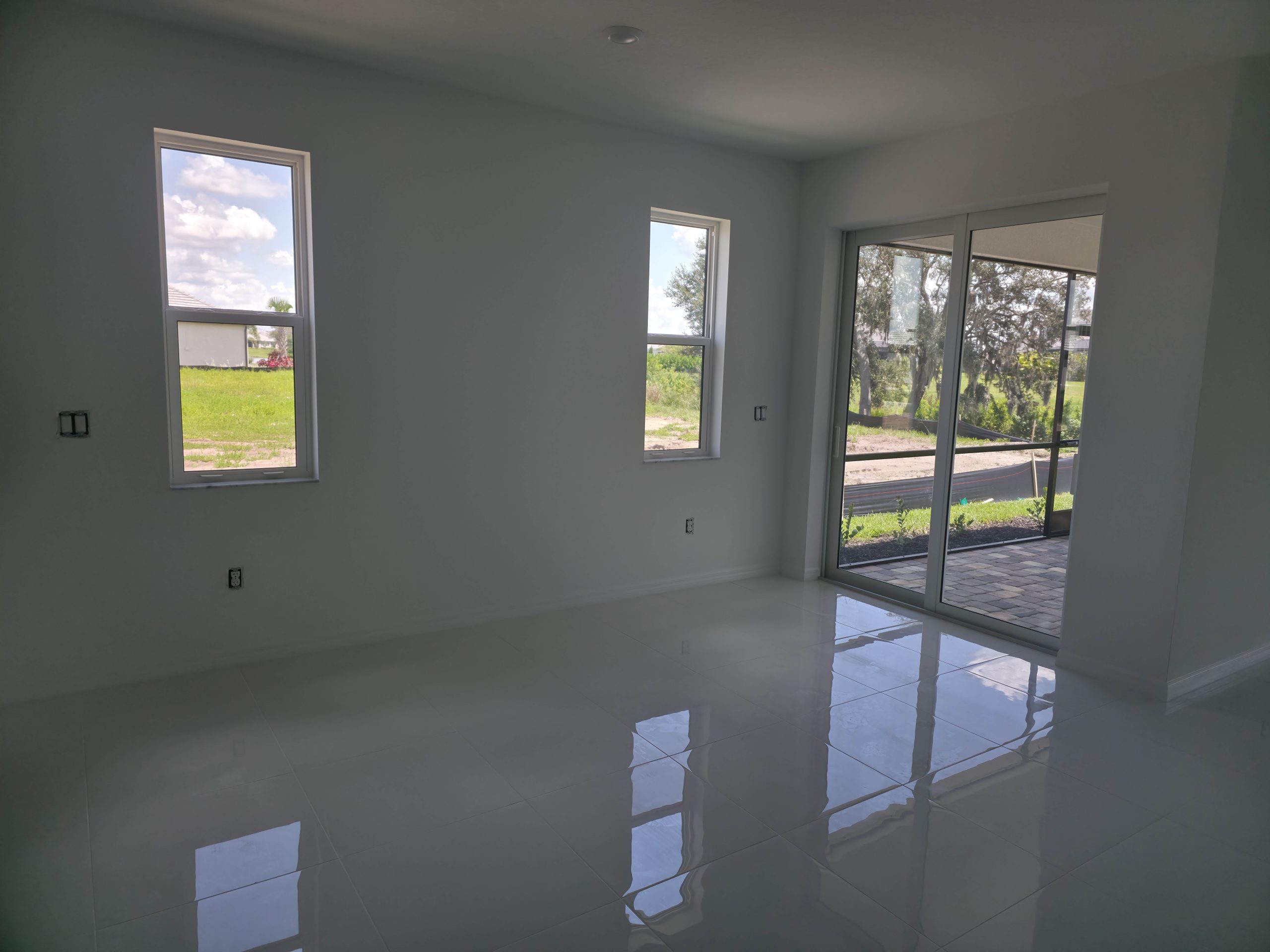 interior-painting-around-windows-and-doors-min