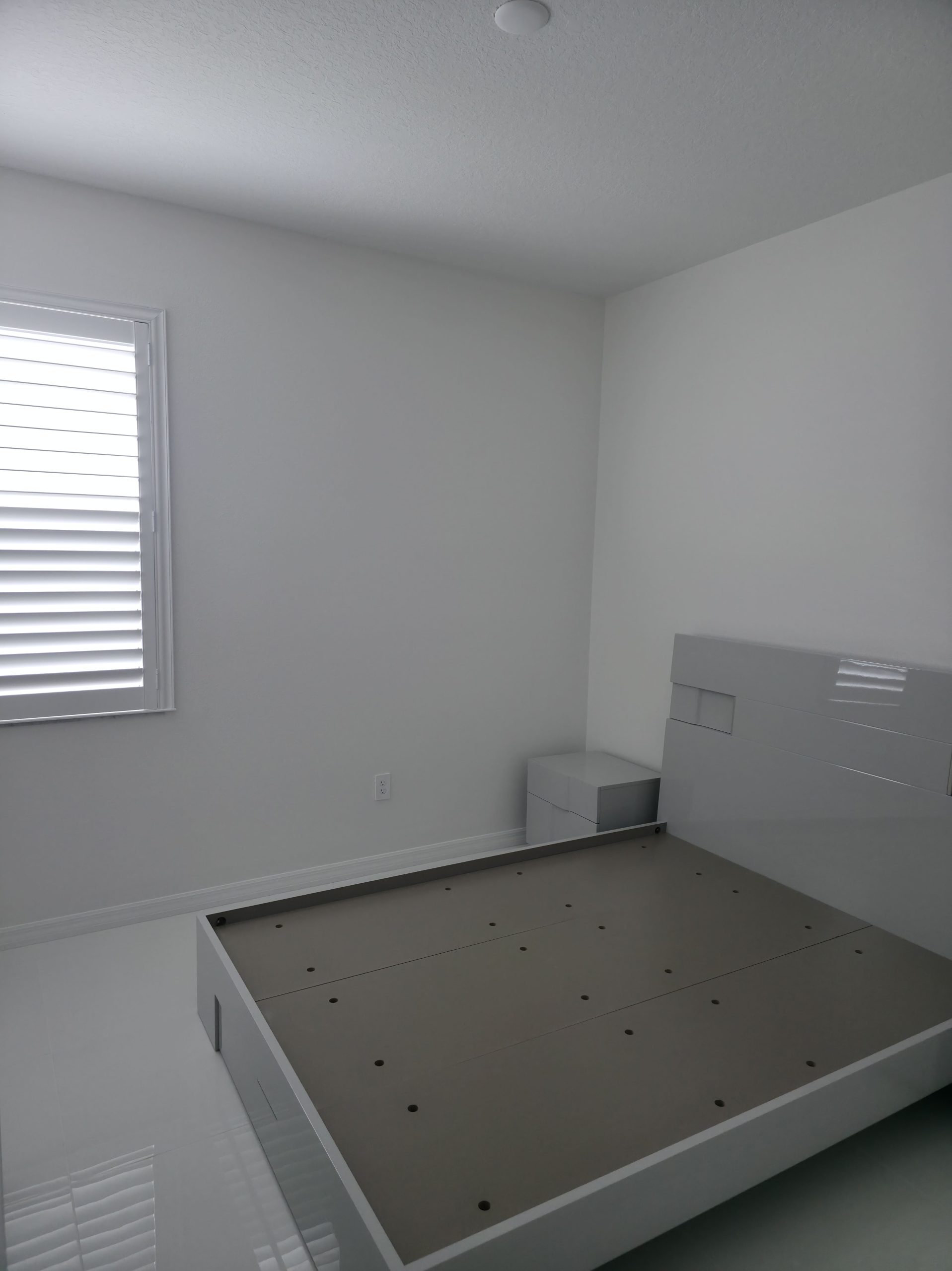 modern-bedroom-interior-painting-tampa-min