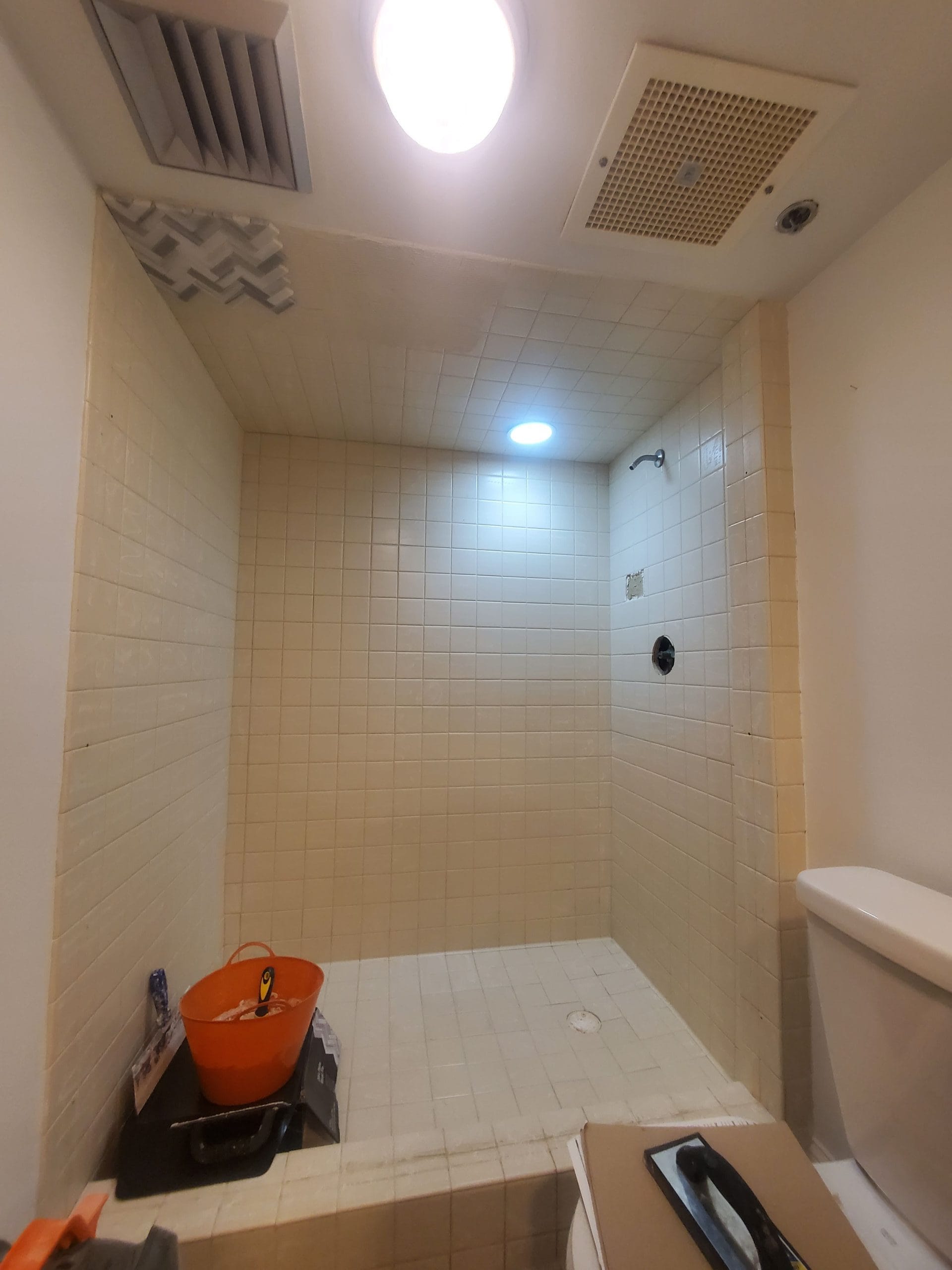 Before-Bathroom-Remodel-Old-Beige-Tile