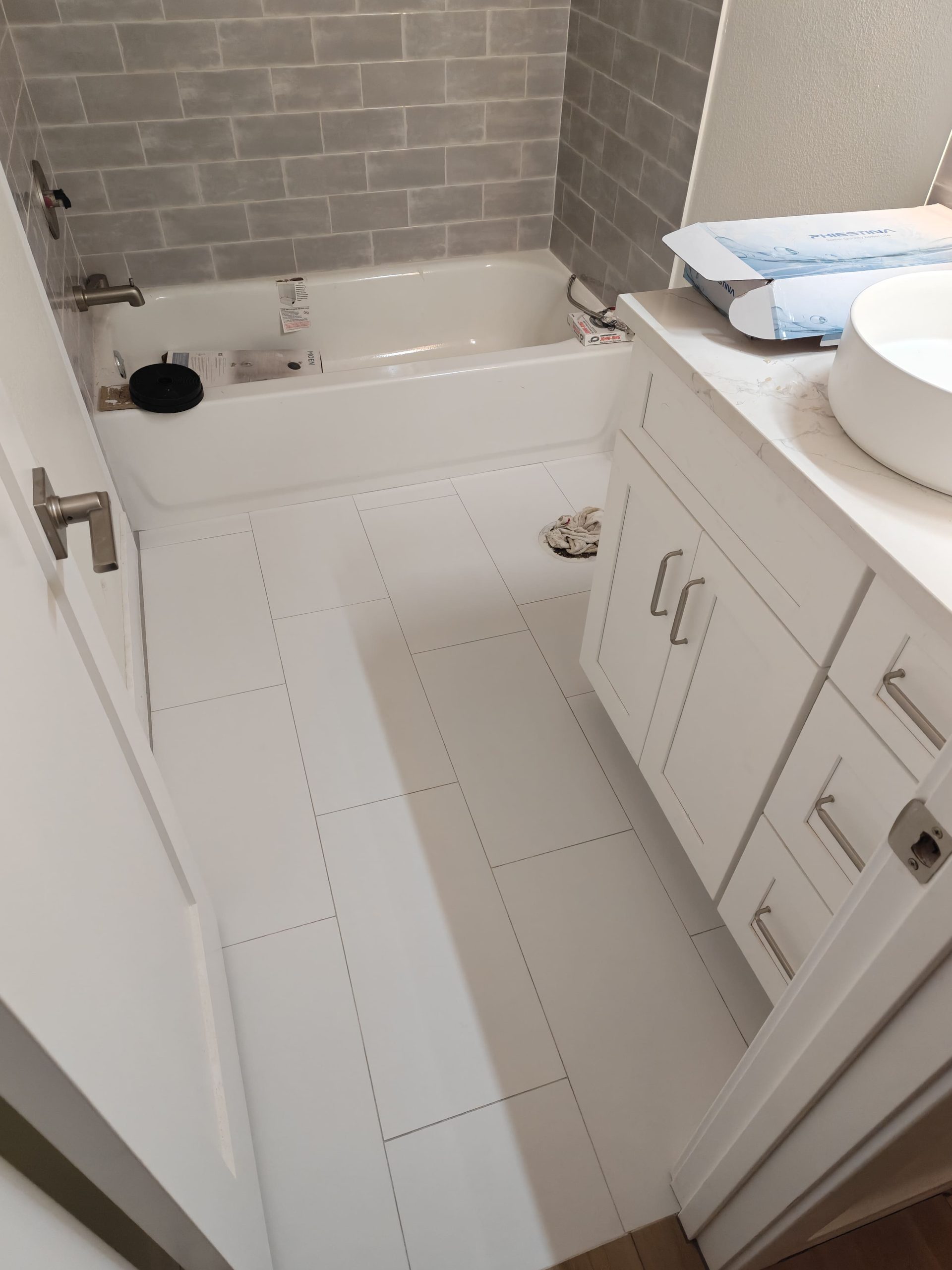 Large-Format-White-Matte-Bathroom-Floor-Tile